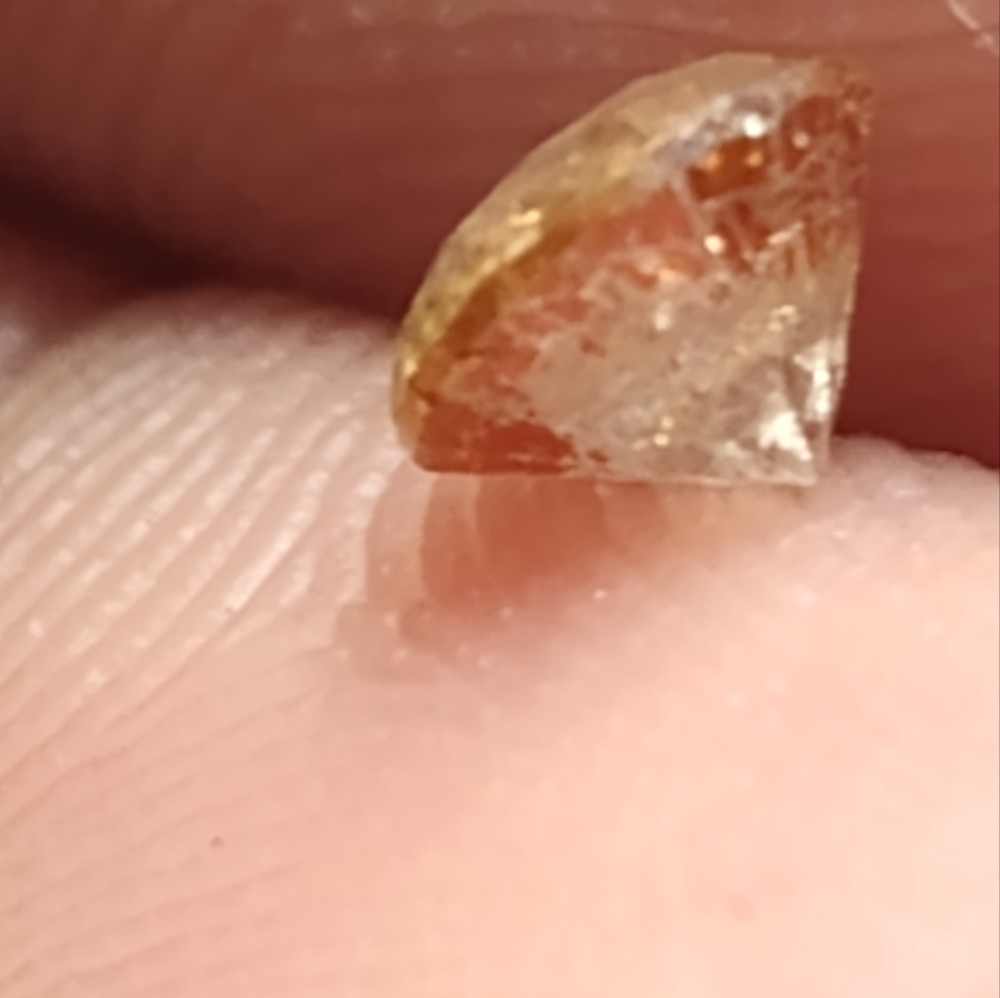 Red diamond - Picture 4 of 11